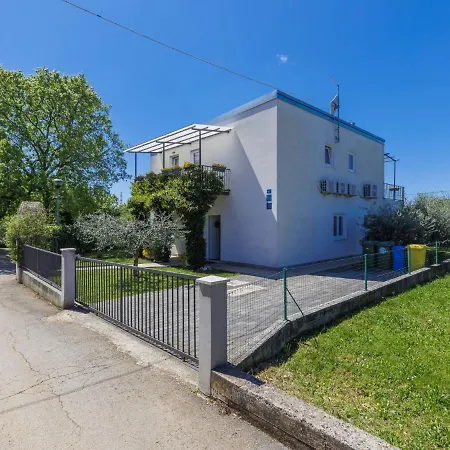 Nyaraló Sosi By Interhome Umag